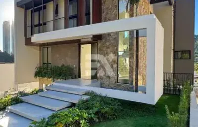 Casa em condomínio fechado com 4 quartos à venda na avenida hermógenes de assis feijó, 621, barra, balneário camboriú por r$ 6.900.000
