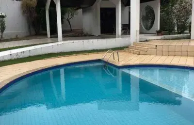 Casa para vender com 4 quartos 3 suítes no bairro quintas do calhau.