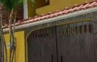 Casa de três quartos sendo duas suítes com 360 metros área construída. bairro jardim letícia