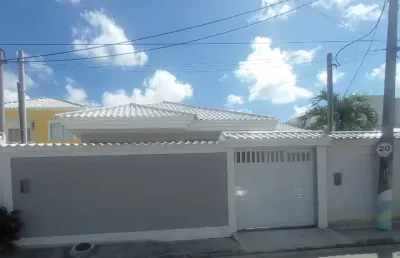 Lindíssima casa linear, primeira locação em condomínio!