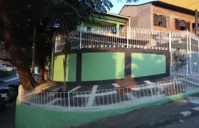Casa de esquina  3 quartos sendo 1 suíte -  proximo ao mercado carrefour  -e madereira marisol