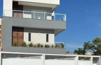 Casa triplex com 4 suítes, projeto moderno com linhas retas, à venda no condomínio dream garden ii com lazer completo e ótima localização em vargem pequena.