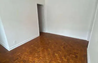 Casa alta com 2 dormitórios na quadra da praia para alugar, 66 m² por r$ 3.200 pacote/mês - ponta da praia - santos/sp