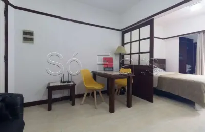 Flat na região central de sp com 32m² contendo 1 dormitório e 1 vaga disponível para locação.