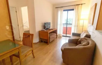 Flat disponível para locação entre a av. berrini e marg pinheiros, com 02 dorms e cozinha completa.