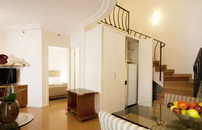 Flat com 2 quartos para alugar na Rua João Cachoeira, 292, Itaim Bibi, São Paulo