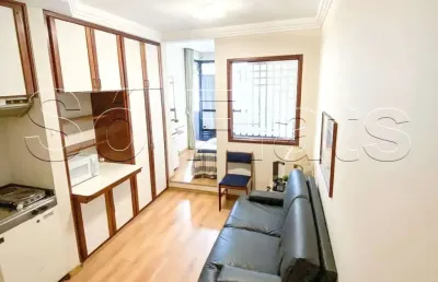 Localizado a poucos metros da importante avenida paulista .