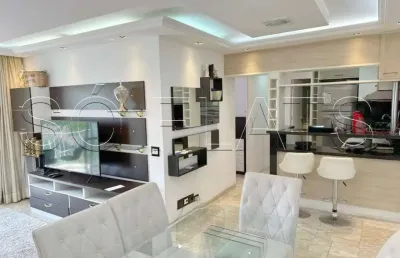 Ótimo flat com 2 dormitórios e 2 vagas de garagem no itaim excelente localização disponível locação