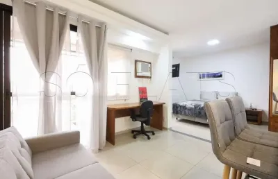 Apto totalmente equipado no q.i, com 1 dormitório e 1 vaga em moema, disponível para locação.