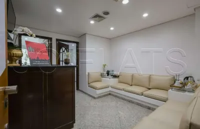 Sala comercial com excelente localização no bairro de moema, disponível para locação.