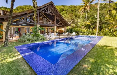 Casa canto da baleia, casa alto padrão com 471m², 7 suítes e 4 vagas, de frente para o mar