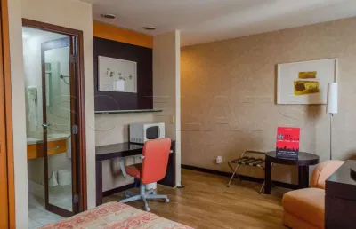Ótimo flat na vila olímpia próximo a av sto amaro com entrada imediata.