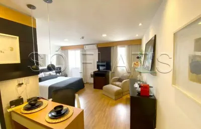 Flat lindo com 1 dormitório e 1 vaga de garagem disponível para locação.