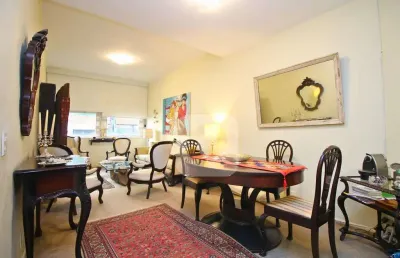 Vendo apartamento 2 quartos duplex no leblon  na rua sambaiba