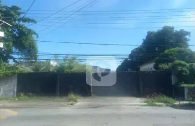 Taquara terreno plano 3400 m2  com duas frentes à venda