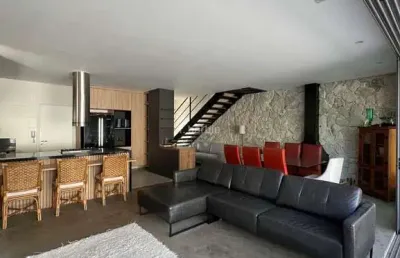 Casa em condomínio fechado com 3 quartos para alugar na avenida cid vieira de souza, 2033, tamboré, santana de parnaíba por r$ 17.800