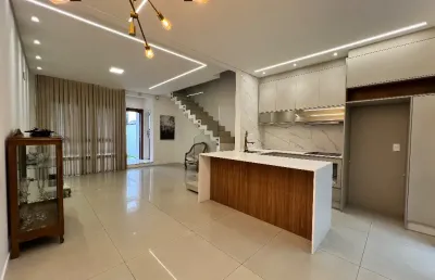 Casa com 3 quartos à venda na Rua Arno Luckow, Glória, Joinville