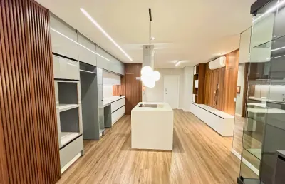 Apartamento semi mobiliado com 3 quartos e duas vagas individuais