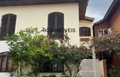 Venha conhecer essa incrível casa com 3 quartos, sendo 1 suíte, 3 banheiros, 2 vagas de garagem e 120,00 m2 de área.
