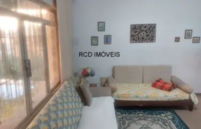 Casa à venda na vila universitária / butantã: 3 quartos, quintal grande, edícula com 2 cômodos, cozinha, banheiro, 2 vagas, 131m² a.c. / 250m² a.t.