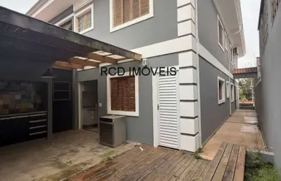 Casa sobrado à venda na vila são francisco: 4 quartos, 3 suítes, 5 banheiros, 6 vagas, quintal, espaço gourmet com churrasqueira, 250m².