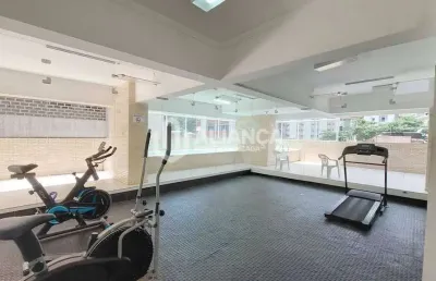 Ótimo apartamento com dois dormitórios, sala com sacada, 1 banheirco e 1 vaga de garagem  - josé menino - santos-sp