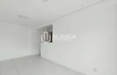 Ótimo apartamentoscom dois dormitórios, sala com sacada, 1 banheirco e 1 vaga de garagem  - josé menino - santos-sp