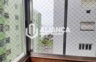 Lindo apartamento de 1 dormitório lateral prédio frente mar!