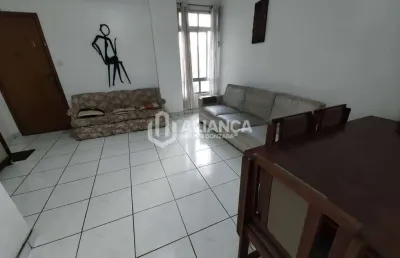 Apartamento de 2 dormitórios com garagem suficiente
