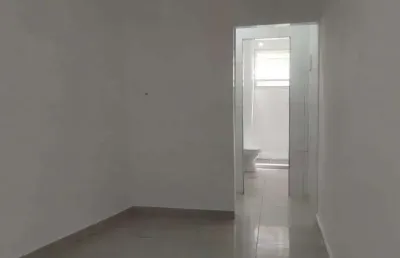 Kinet no jose menino,  reformado,  1 quadra da praia. prédio de 3 andares.