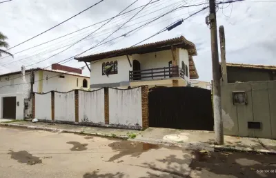 Casa 7/4 sendo 5 com varandas e 8 vagas ou mais de garagem