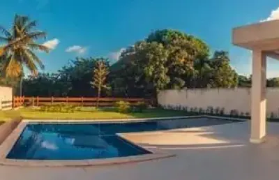 Casa alto padrão - 4 suítes com 6 vagas de garagens
