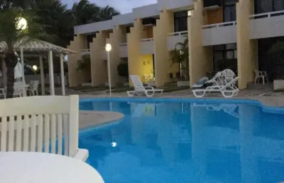 Casa em condomínio fechado com 2 quartos à venda na Rua Guarajuba, 1, Guarajuba, Camaçari