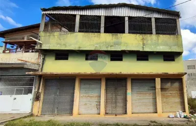 Prédio galpão com potencial ilimitado : espaço para lojas com mezanino e terraço.