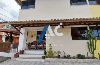 Casa em condomínio 3/4, 01 suite, 140m²,  a 3min da praia em piata