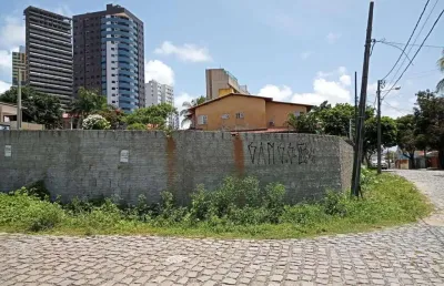 Terreno à venda na Rua Jatuarana, 424, Ponta Negra, Natal