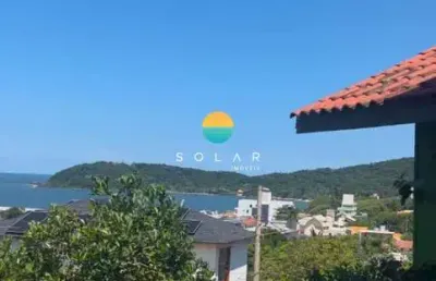 Casa com vista ampla para o mar à venda, com 3 dormitórios em um terreno de 980m², a aprox. 280m da praia grande em penha/sc. ref. 442