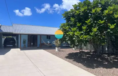 Casa à venda – terreno de 491,52m² com pomar, 02 dormitórios e espaço gourmet, aprox. 700m da praia de armação em penha/sc. ref. 451