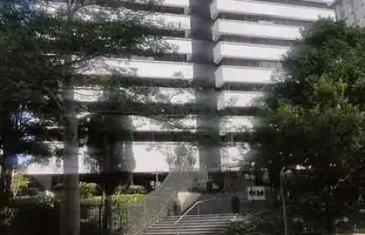 Apartamento no champagnat ao lado da praça das merces