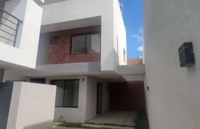 Sobrado charmoso novo no sta. quitéria no condominio residenz lamm