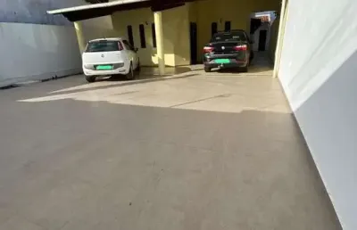 Casa residencial para venda  em rua pública no bairro tomba, feira de santana 3 quartos, 1 sala, 2 banheiros, 2 vagas 300,00 m² área total.
