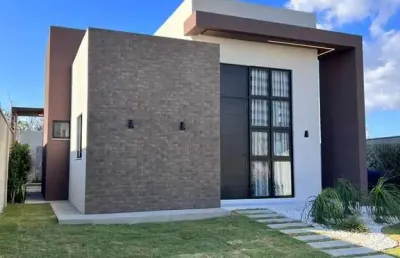 Lançamento de casa residencial para venda no sim, feira de santana 3 quartos, 1 sala, 2 banheiros, 1 vaga 230,45 m² área total.