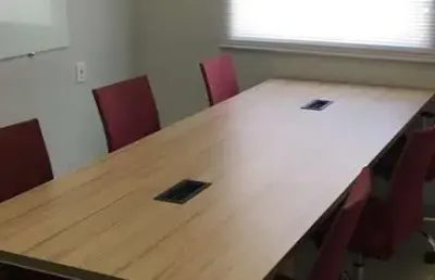 Sala comercial no capuchinhos, para locação, mobiliada, capacidade 6 pessoas, no club 4 work, em feira de santana, área de 15 m².