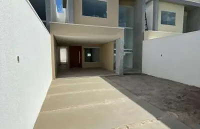 Casa duplex no sim, alto padrão, 3 suítes, closet, área gourmet, para venda, em via pública, em feira de santana, área de 220 m².