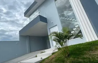 Sobrado imponente com fino acabamento – rua aldo bonadei