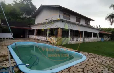 Excelente chácara na região sudeste com 2 galpões e piscina ! ch00164
