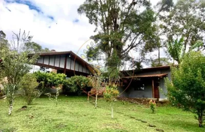 Maravilhoso sítio de 50.000 m², com casa, lagos, baia e muito mais! aceita permuta! st00073