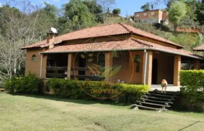 Maravilhosa chácara próxima do centro de sjcampos com piscina, hidro e muito mais! ch00121