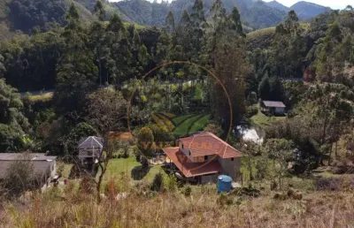 Maravilhoso sítio em são luiz do paraitinga com 02 casas, piscina e muita água!  st00045