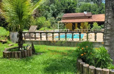Chácara com piscina e 3 casas em jambeiro - ch00349
